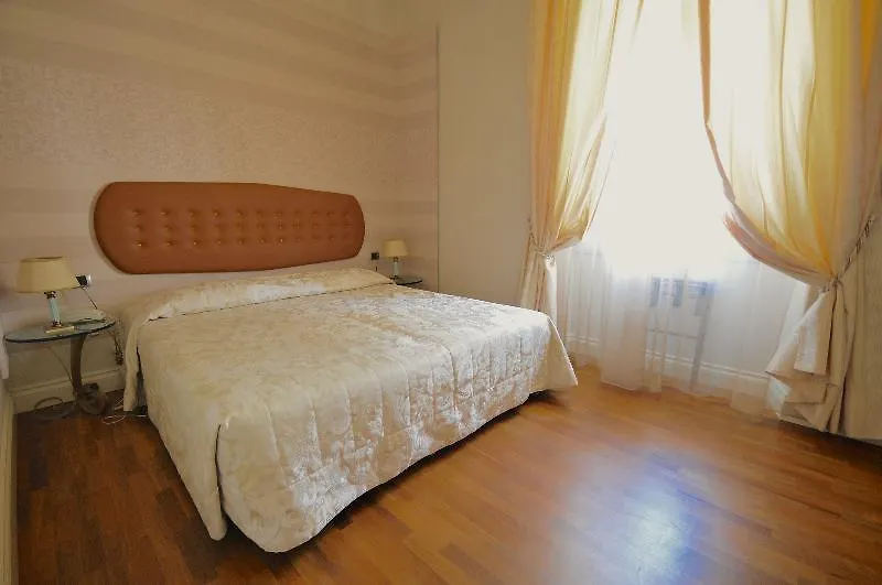 C-Hotels De Rose Palace Florence 4*,