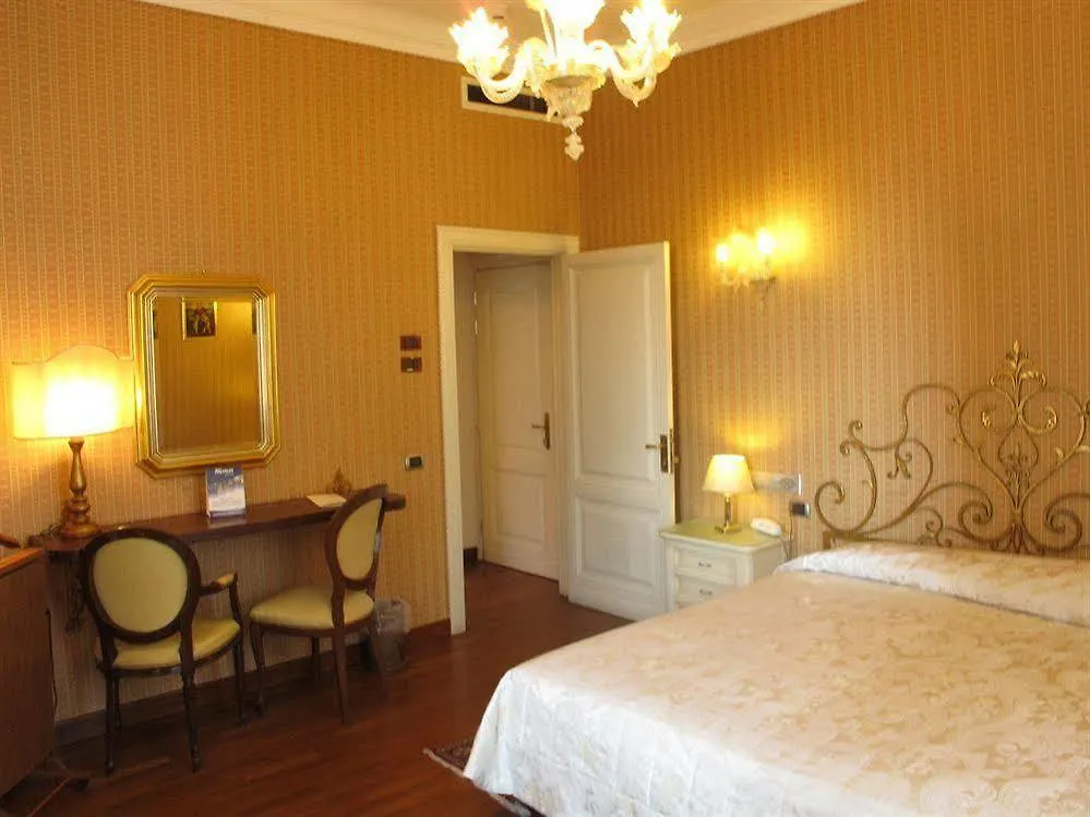 C-Hotels De Rose Palace Florence Hotel