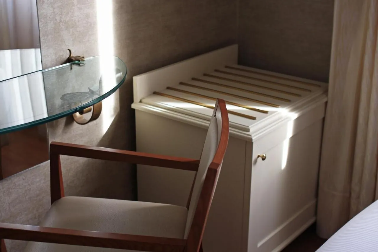 **** Hotel C-Hotels De Rose Palace Florence Italy